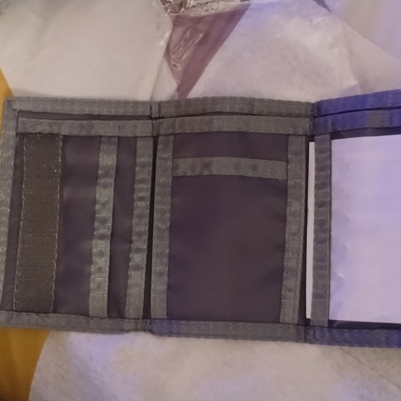 - GabiwArtAbstract  Trifold wallet - Picture 3 of 5